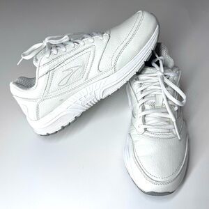 Brooks Women’s Dyad Walker Sneakers White/Leather Size- 7.5 Wide